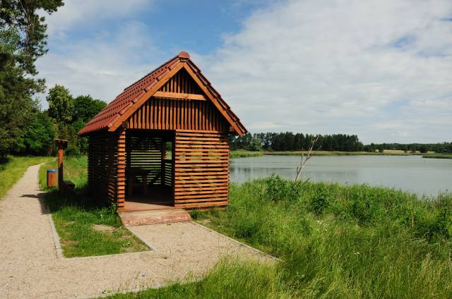 Beobachtungshütte am Lehrpfad "Um den Teich in Piecki" 2